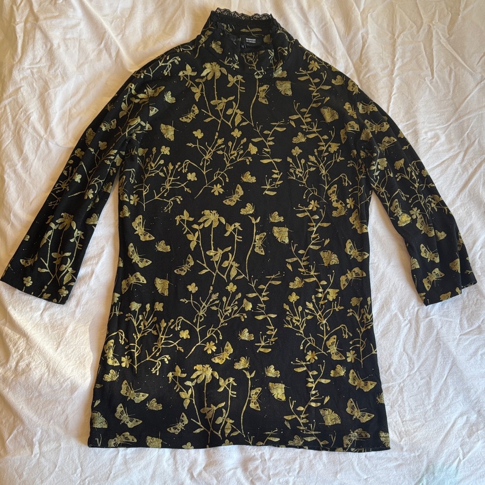 Thief & Bandit butterfly 3/4 sleeve mockneck top